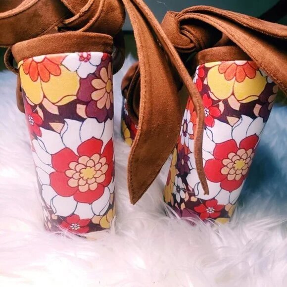 SOLD OUT - Picture 6 of 8